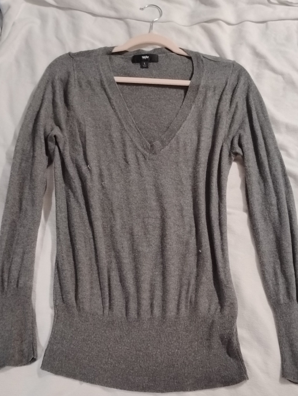 Mossimo Women's Heather Gray V-Neck Sweater Fitted Hem Size Large